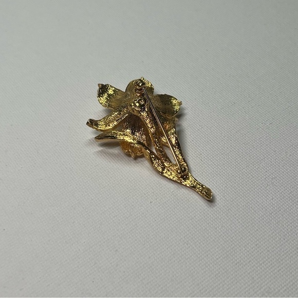 VINTAGE D'Orlan Signed Gold Tone Faux Pearl Flower Brooch - Picture 4 of 8